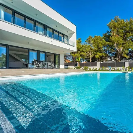 Beautiful Tiara Villa Vrsi
